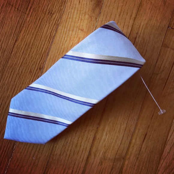 Louis Vuitton LV silk tie New with Flaw - Picture 2 of 9